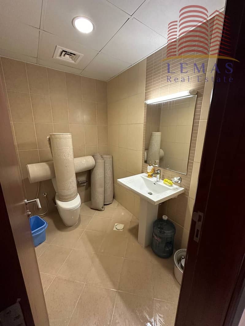18 4624e188-7470-4b4d-8021-9f68b6a267e1. jpg