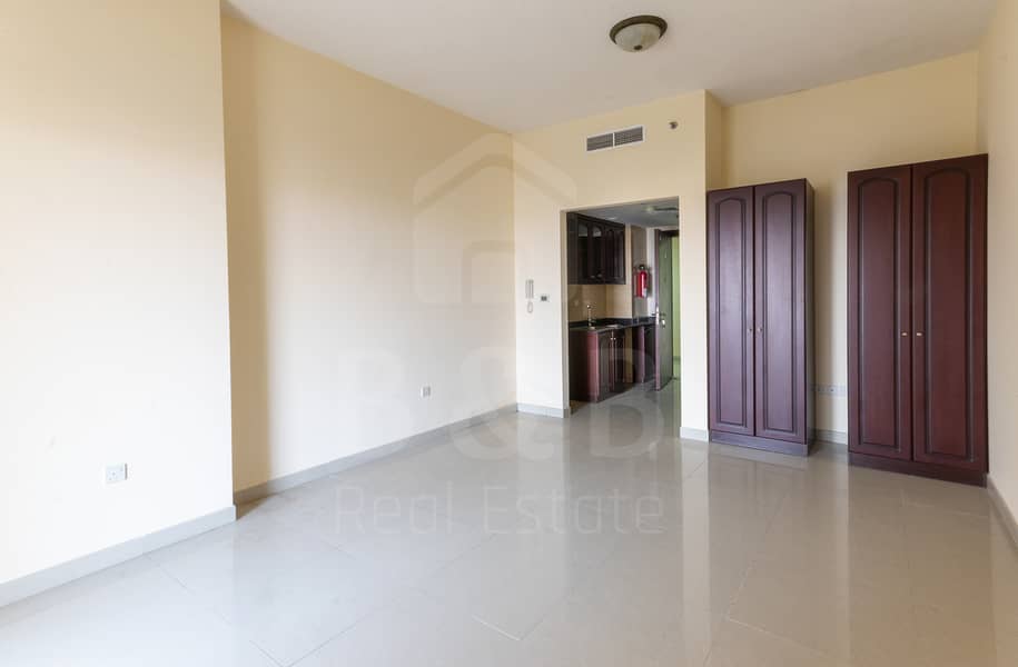 2 Studio-RB_0466-1. jpg
