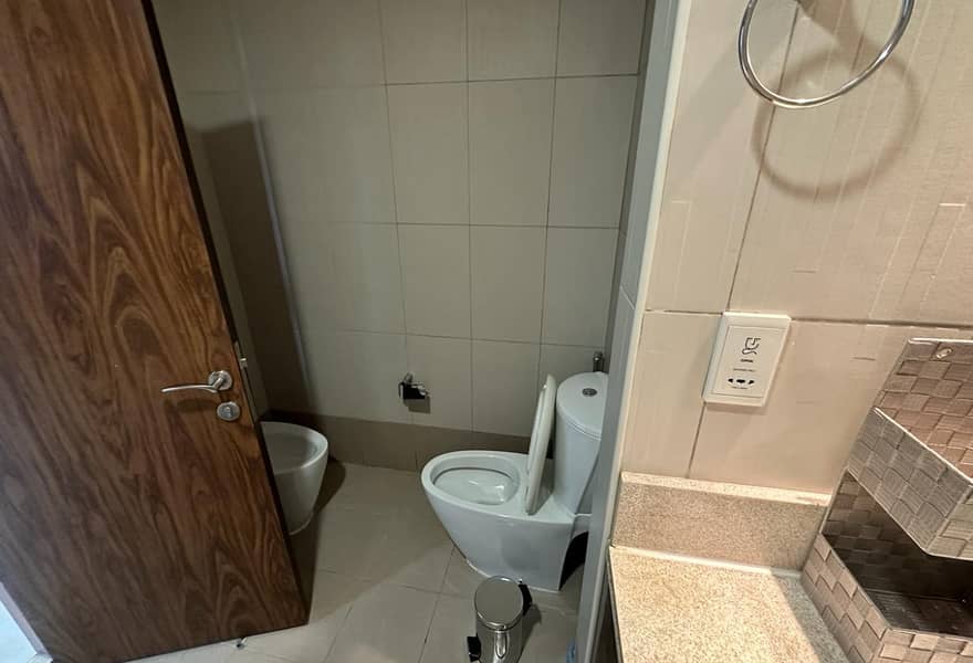 15 dbdec0f5-86b2-4670-9700-4676270e399a. jpeg