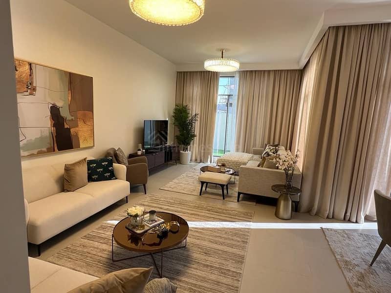 Luxurious Villa | Single row corner Villa