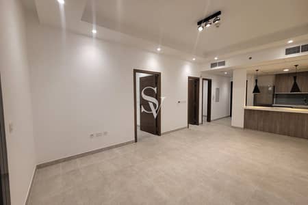 1 Bedroom Flat for Rent in Jumeirah Village Circle (JVC), Dubai - White Goods | Maids Room | Terrace | Unfurnished