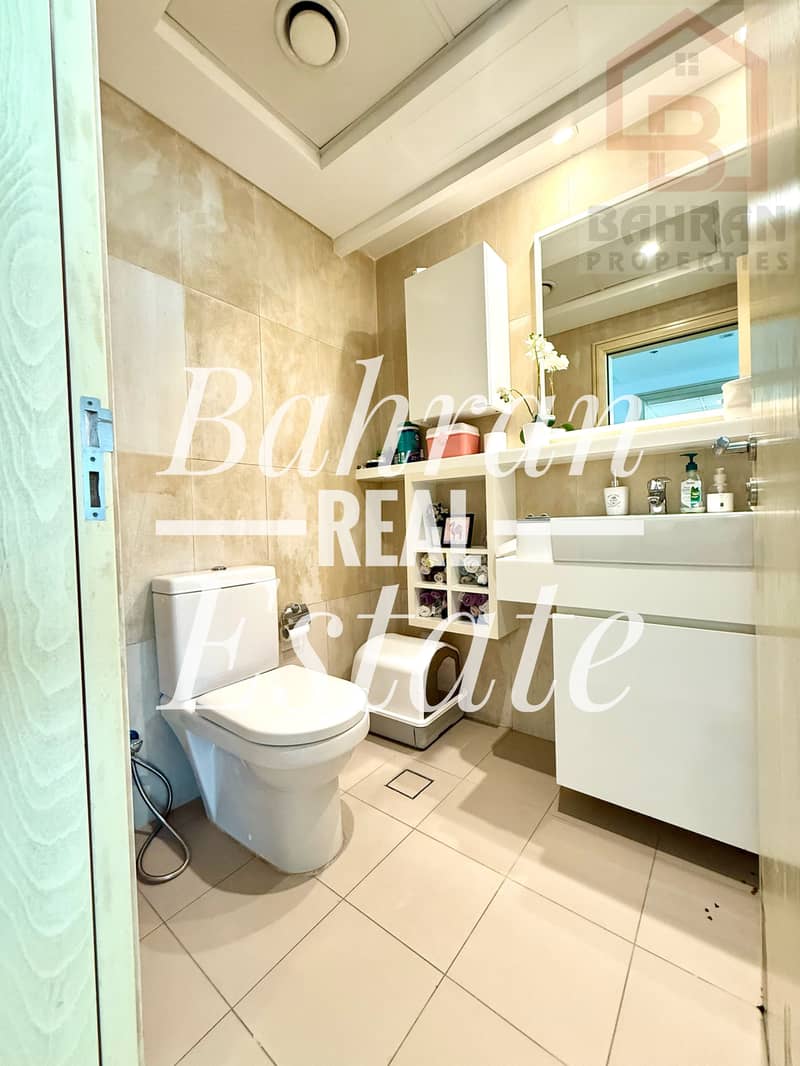 14 WashRoom 1. jpg