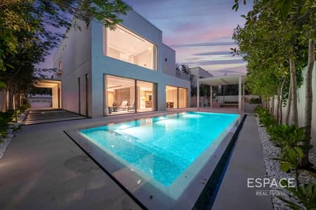 5 Bedroom Villa for Sale in The Meadows, Dubai - Exclusive | Luxury Renovation | Extended