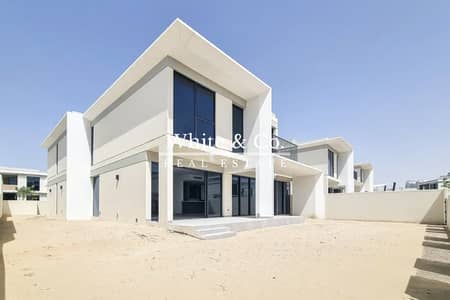 4 Bedroom Villa for Sale in Tilal Al Ghaf, Dubai - Large Plot | Open Kitchen | Corner Unit