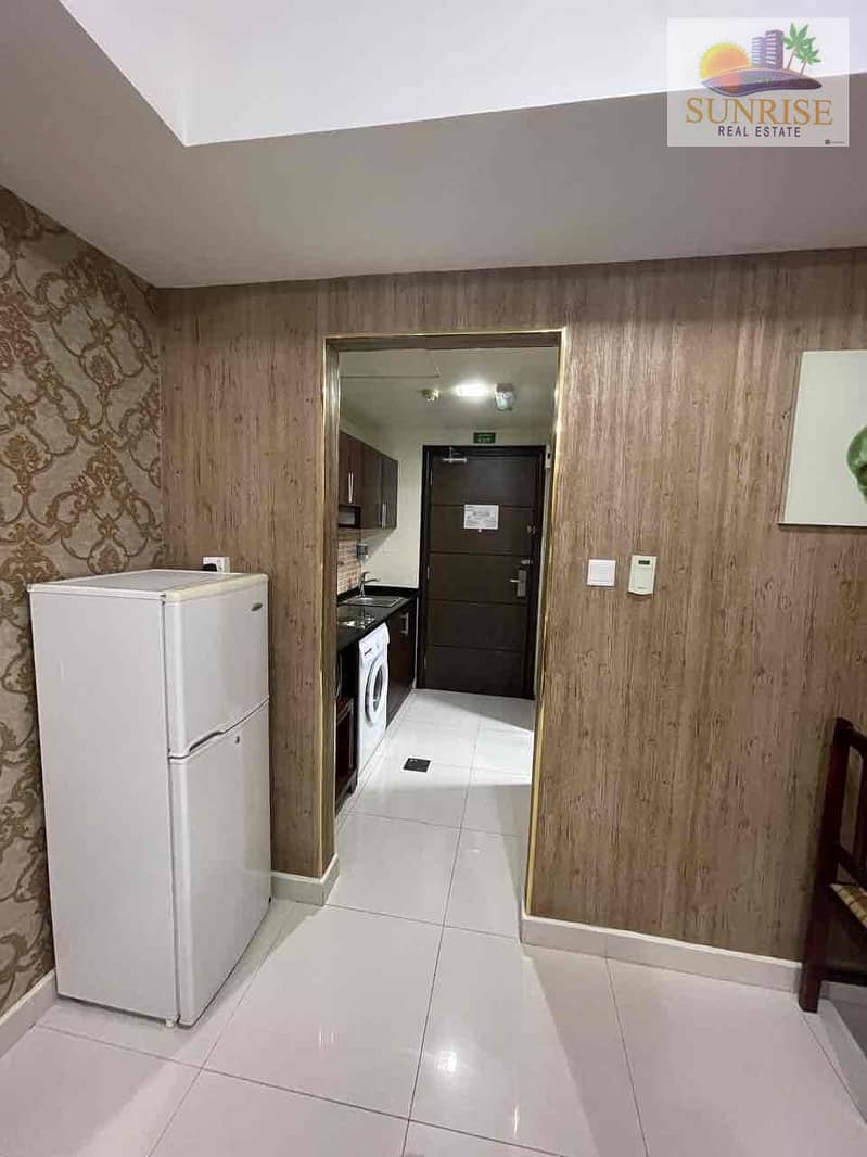 10 dda449ad-803e-454a-ad96-f3e8d910aae3. jpg