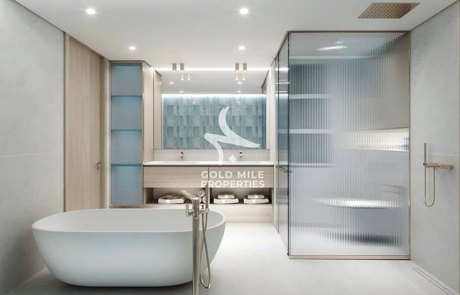 8 Bathroom. jpg