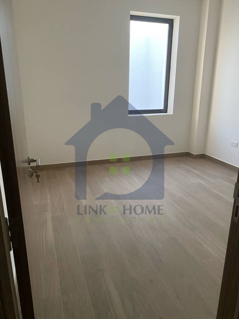 14 02ea60d6-cdb8-47ba-b710-aa6ac9b3514b. jpg