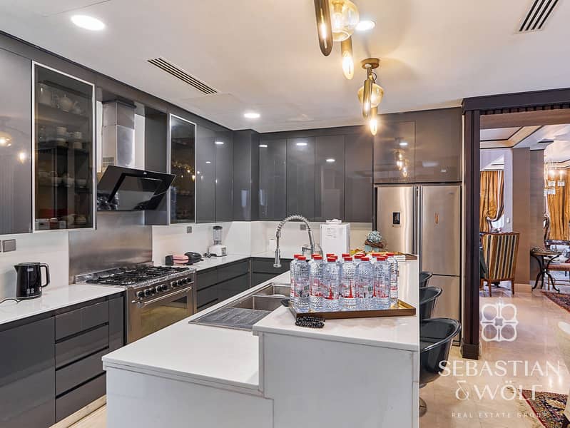 11 Kitchen 3. jpg