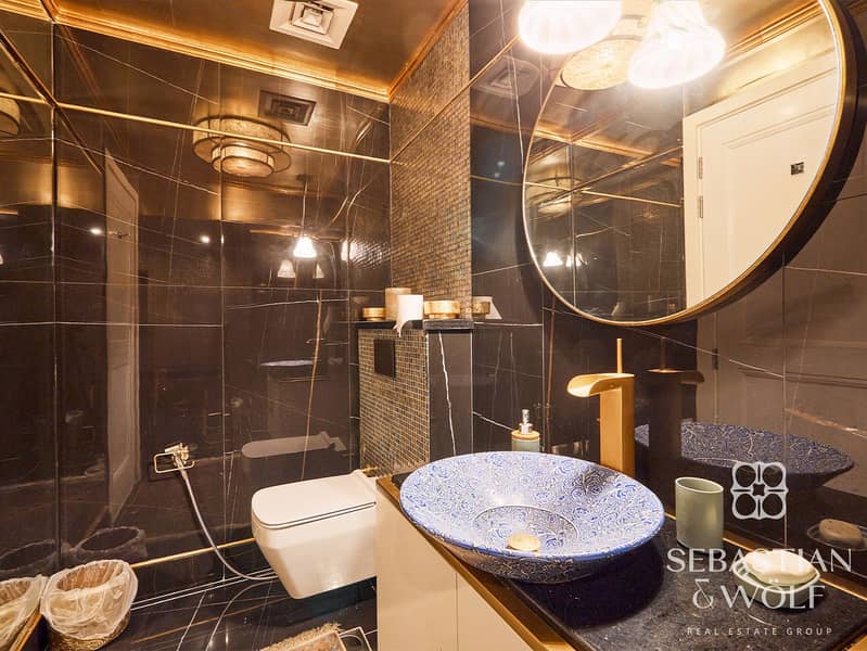 18 Washroom 3. jpg