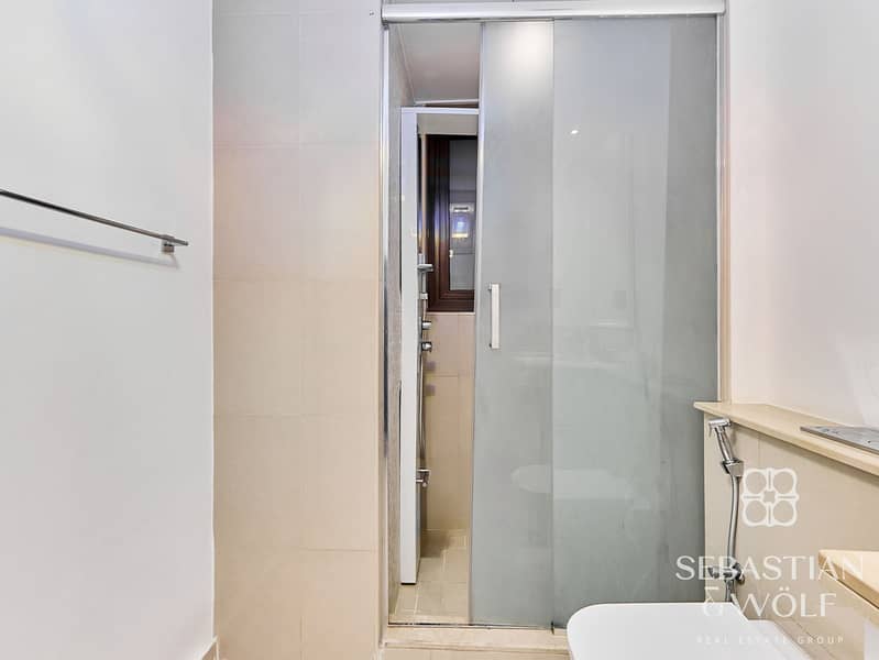 29 Washroom 11. jpg