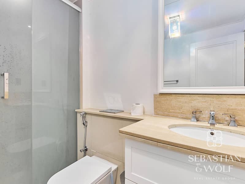 30 Washroom 12. jpg