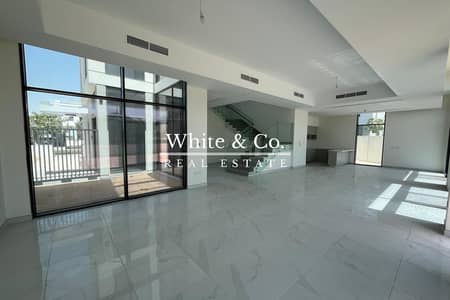 5 Bedroom Villa for Rent in Al Furjan, Dubai - Large Villa | Park Facing | 5-Beds Type B