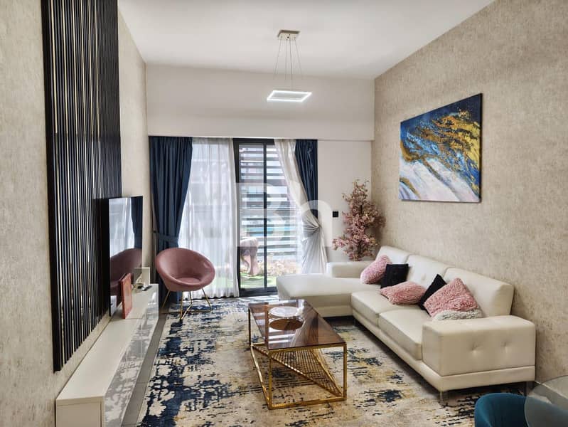 Pool view | Spacious unit | Study room | Vacant