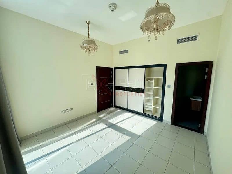 Well Maintain | Great Amenities | Ready to Move