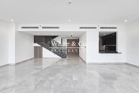 3 Bedroom Flat for Sale in Business Bay, Dubai - Luxury Duplex | Waterfront | Unfurnished