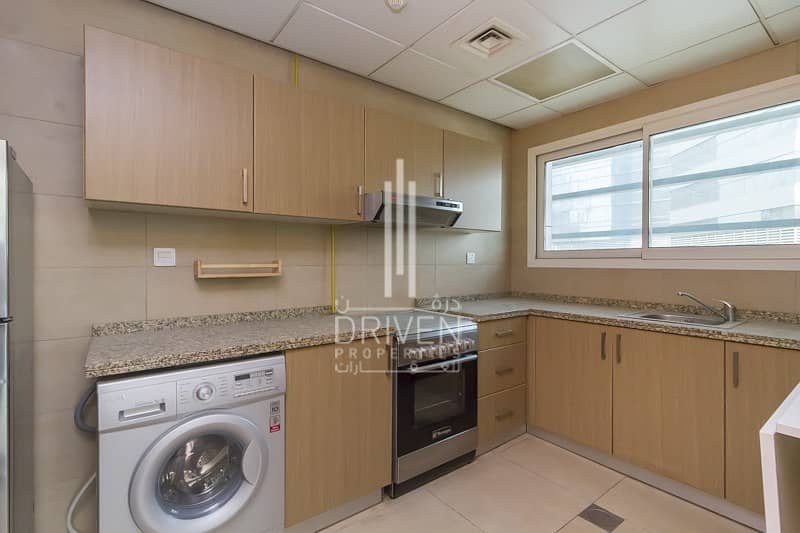 10 Equipped Kitchen with Balcony and 5* Facilities