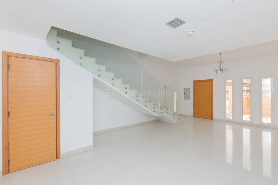 位于朱美拉环形村(JVC),JVC第10区,公园别墅区 4 卧室的联排别墅 195000 AED - 12024235 位于朱美拉环形村(JVC),JVC第10区,公园别墅区 4 卧室的联排别墅 195000 AED - 12024235