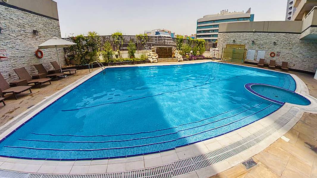 13 Swimming pool. jpg