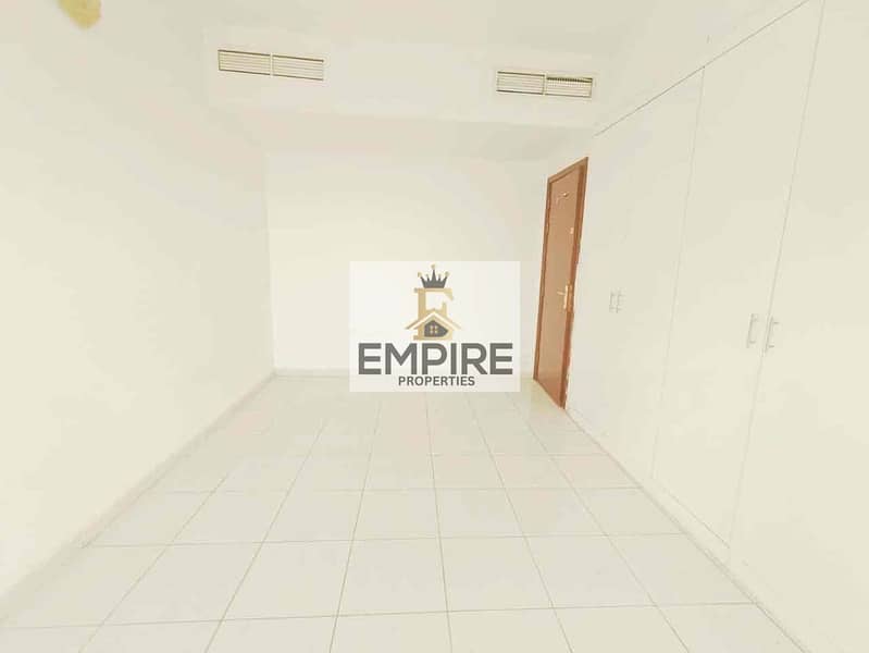 6 e37dbeea-f000-4a8d-b272-5be6fc7e30a7. jpg