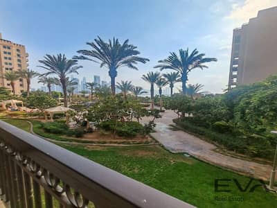 2 Bedroom Flat for Rent in Palm Jumeirah, Dubai - 2 Bedooms | High-Floor | Sea & Pool View
