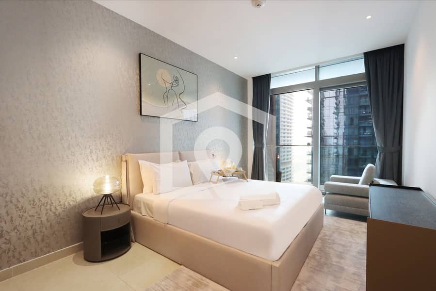 Luxury 2BR Waterfront Oasis in Marina Gate I by Livbnb