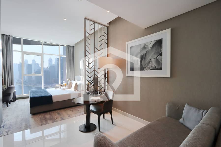 Livbnb - Classy Studio w Panoramic Dubai Canal View - Image 9