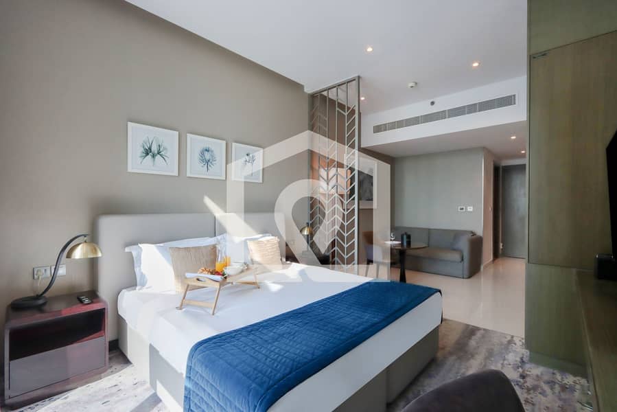 Livbnb - Classy Studio w Panoramic Dubai Canal View - Image 14