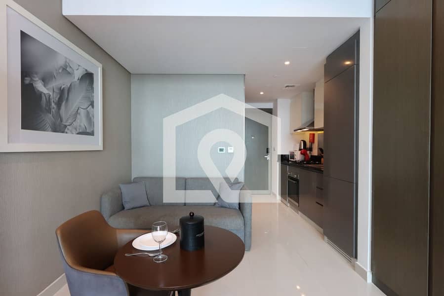Livbnb - Classy Studio w Panoramic Dubai Canal View - Image 17