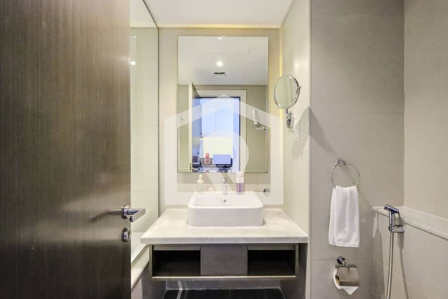 Livbnb - Classy Studio w Panoramic Dubai Canal View - Image 22