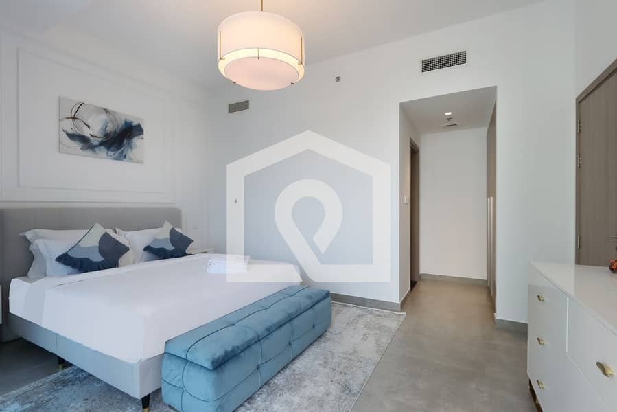 Deluxe 1BR Corner Suite with Marina Views - Image 21