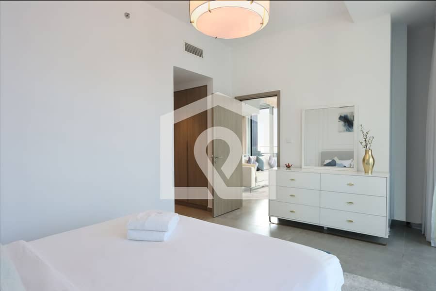 Deluxe 1BR Corner Suite with Marina Views - Image 25