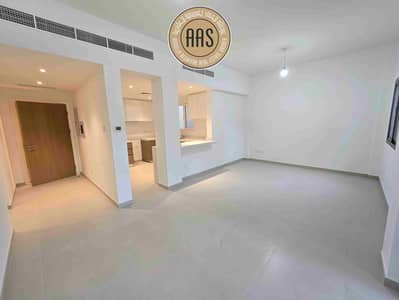 2 Bedroom Flat for Rent in The Gardens, Dubai - 20250610_175025. jpg