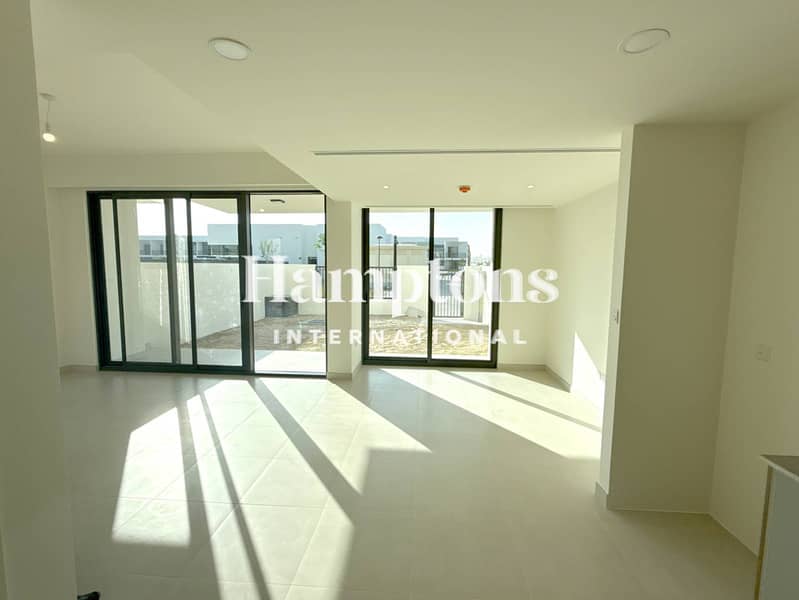 Exclusive | Genuine Resale | Near Handover
