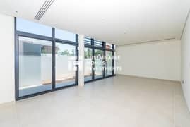 Up-Coming ! Spacious Layout ! Prime Location