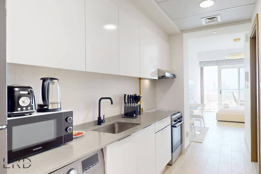 4 LRD-VACATION-HOMES-Bloom-Tower-B-JVC-06252025_132626. jpg