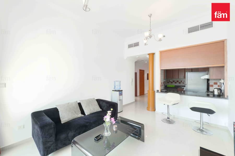 VACANT | FURNSIHED | CLOSE TO METRO | BIG LAYOUT VACANT | FURNSIHED | CLOSE TO METRO | BIG LAYOUT