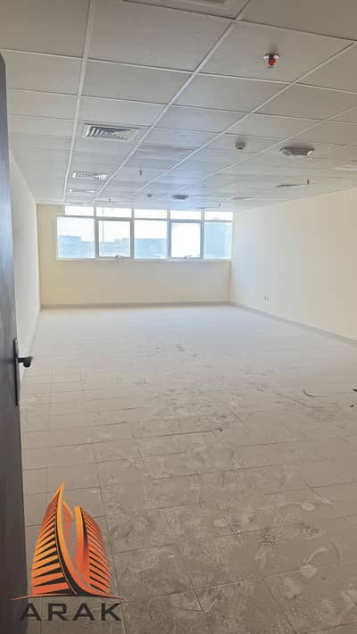 Office for Rent in Al Sajaa, Sharjah - office. jpg