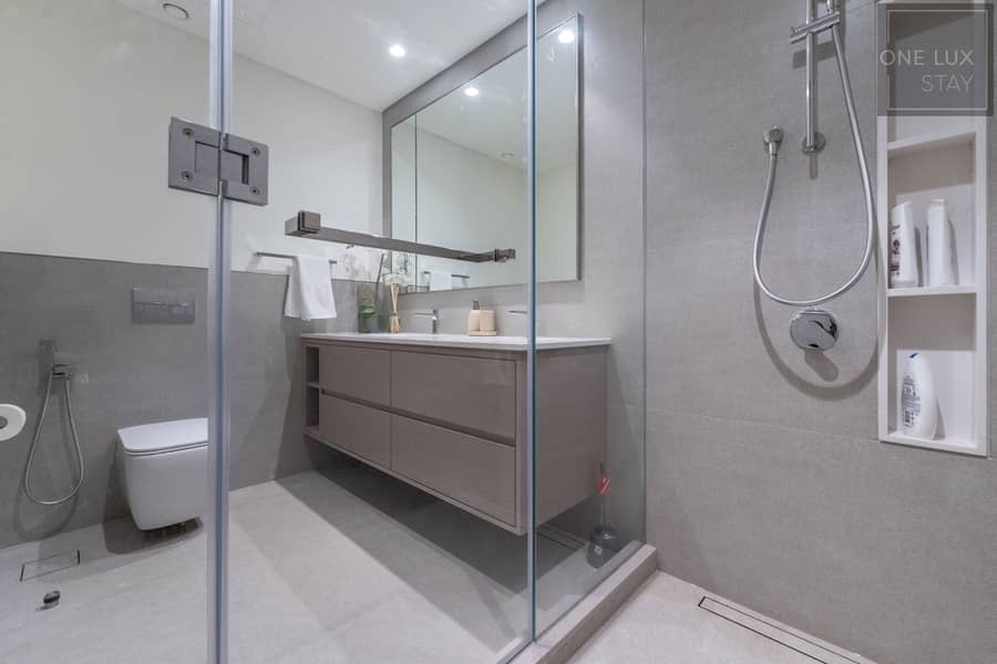 19 Bathroom 1 (1). jpg