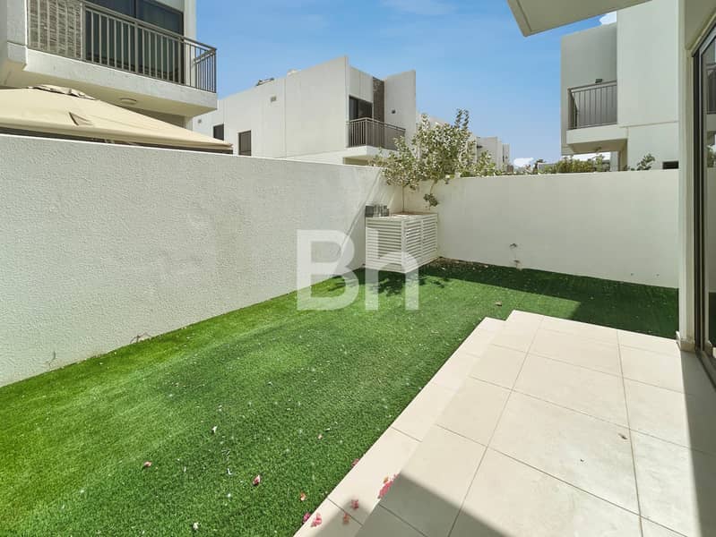 位于达马克山庄2号(达马克阿克雅),报春花住宅区 3 卧室的别墅 1800000 AED - 12034051 位于达马克山庄2号(达马克阿克雅),报春花住宅区 3 卧室的别墅 1800000 AED - 12034051