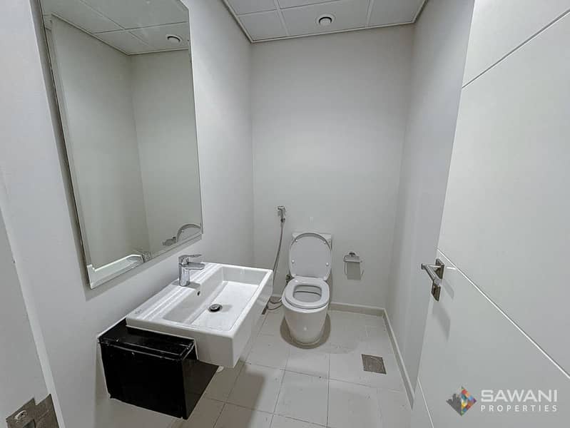 6 e432acca-320f-43db-89b0-b22db07b95e0. jpg