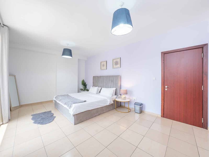 8 Furnished___Marina_View___Spacious_Living-14. jpg