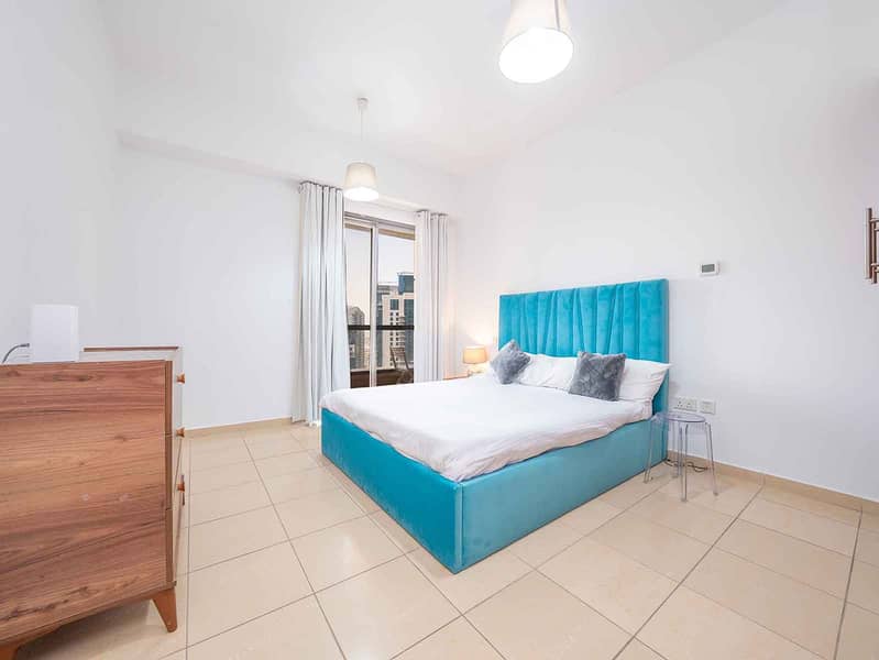12 Furnished___Marina_View___Spacious_Living-10. jpg