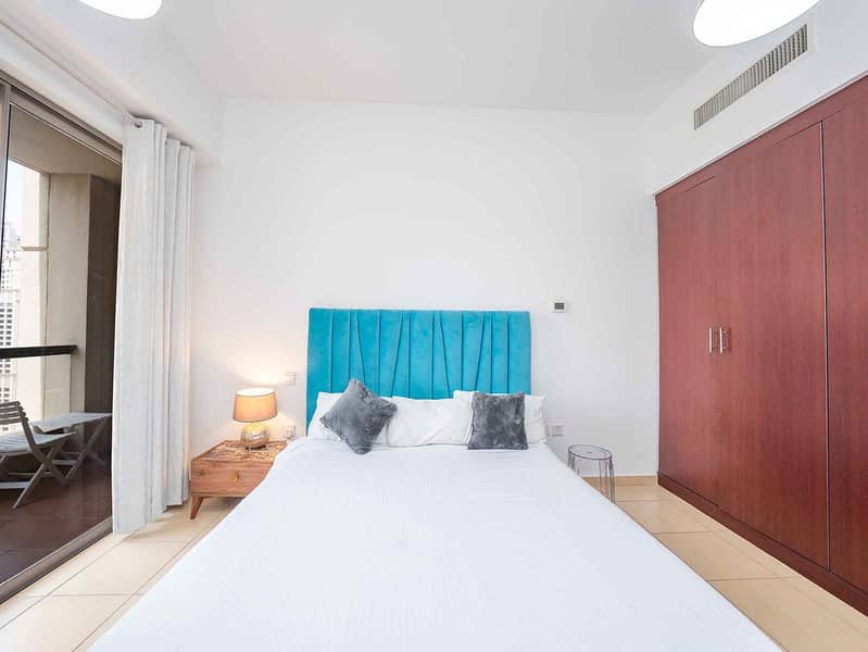 13 Furnished___Marina_View___Spacious_Living-12. jpg