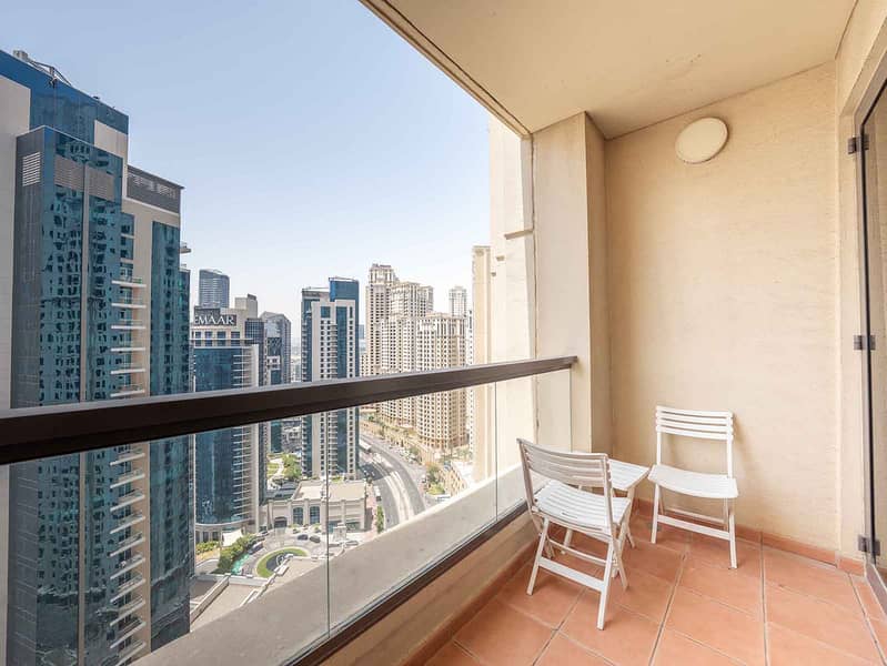 16 Furnished___Marina_View___Spacious_Living-24. jpg