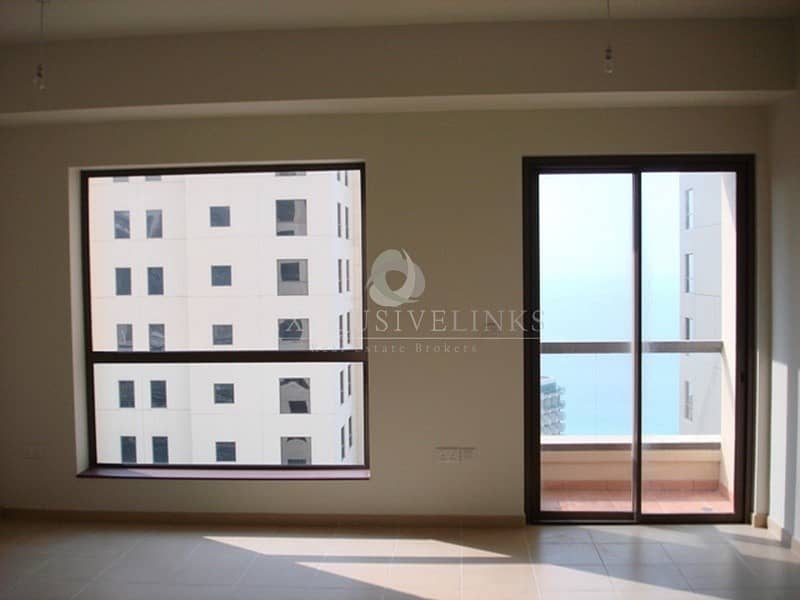1 bedroom apartment for rent with superb sea views