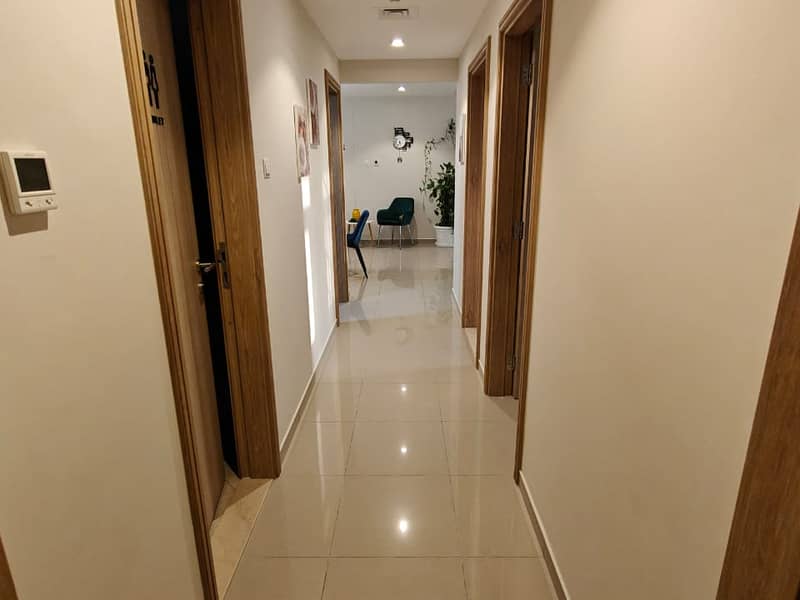 5 Spacious_2_BR__Prime_Location___Smart_Buy-7. jpg