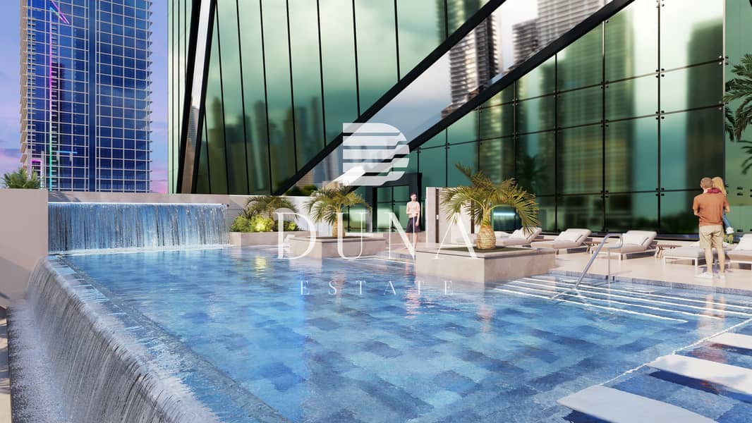 17 POOL LB 02. jpg