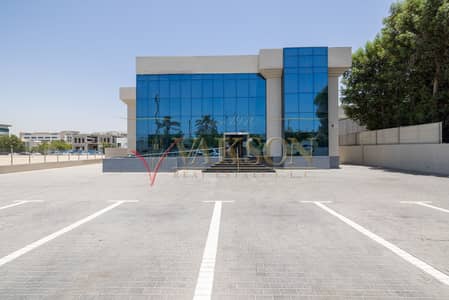 فيلا تجارية  للايجار في جميرا، دبي - 01. jpg