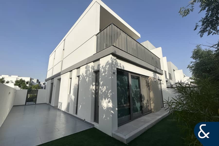 Vacant | Close to Pool | Prime Location