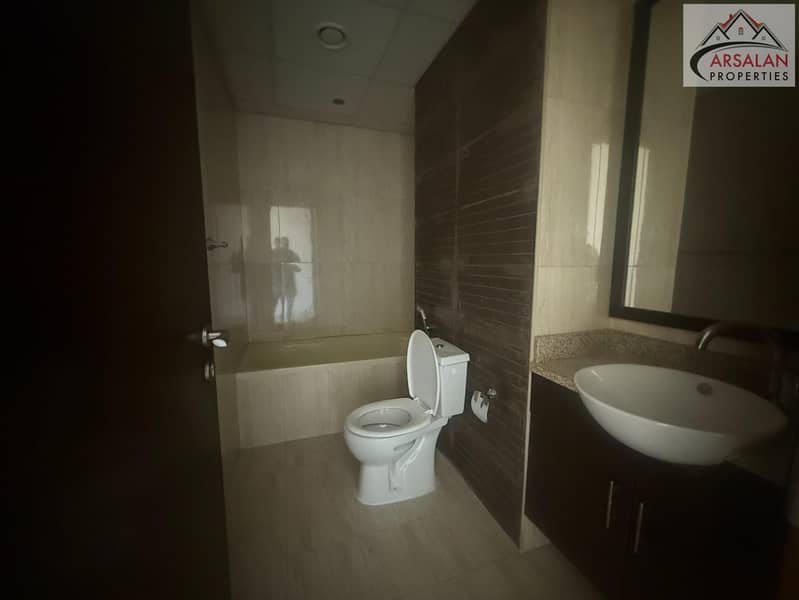 9 ef57f984-1c3d-4180-b4e0-d321d72ef90d. jpg